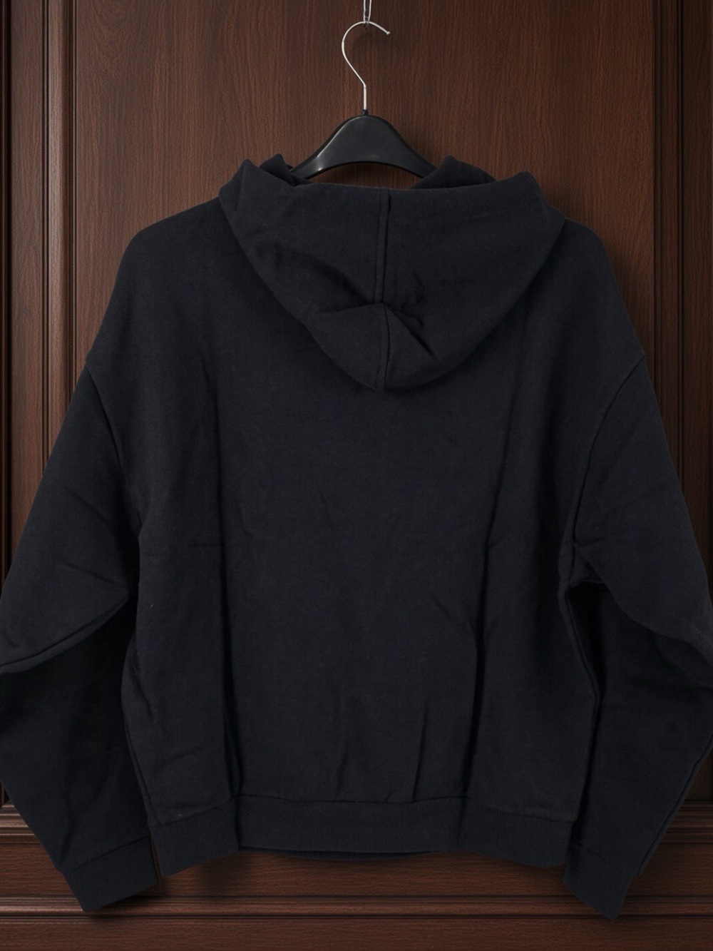 ALO Yoga Black Pullover Hoodie • Unisex - Picture 2 of 2